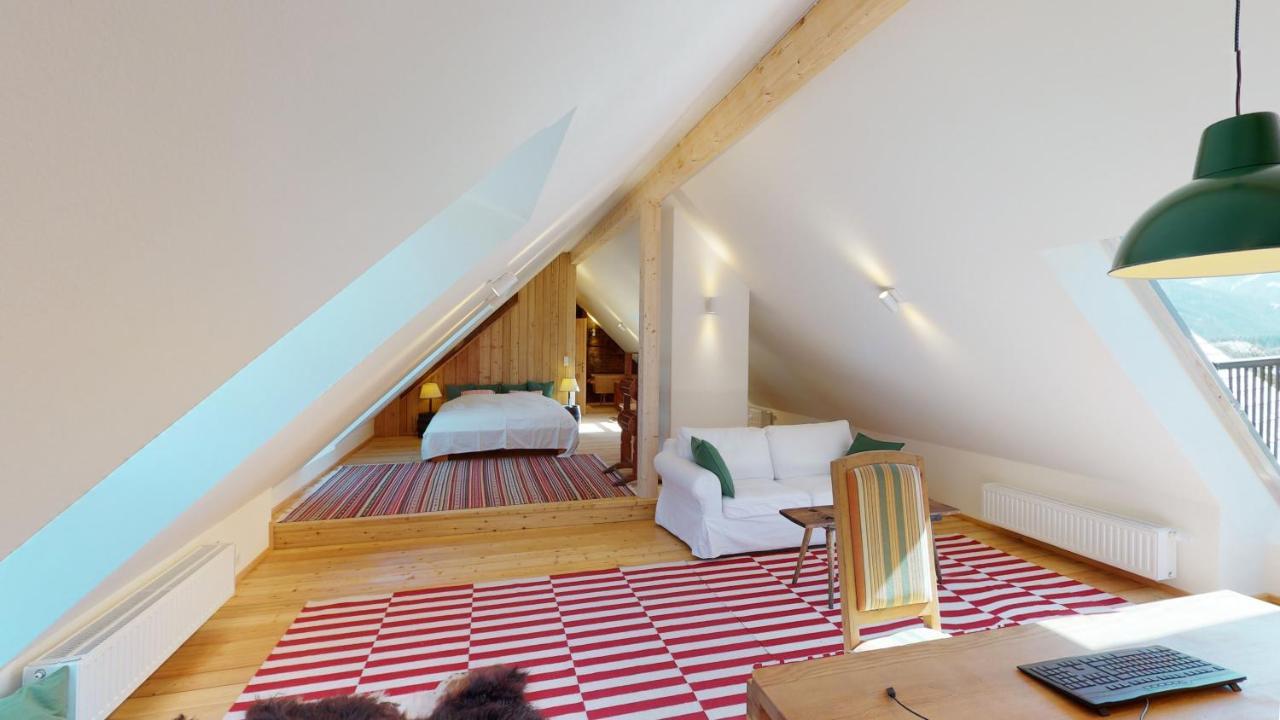 Charmante Gaestewohnung In Altem Bauernhaus In Alpiner Alleinlage Stanz Im Murztal Luaran gambar