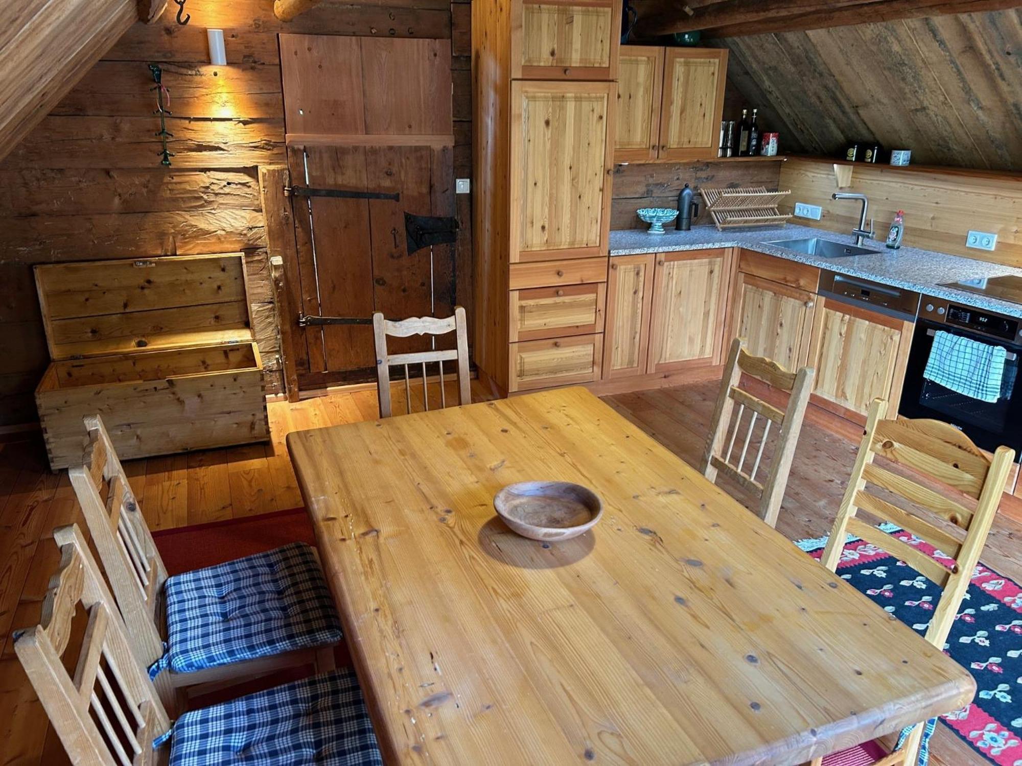 Charmante Gaestewohnung In Altem Bauernhaus In Alpiner Alleinlage Stanz Im Murztal Luaran gambar